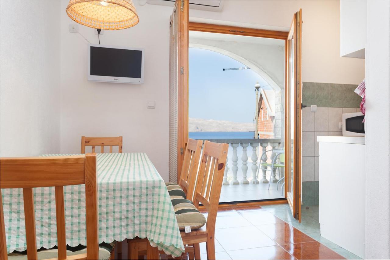 Ferienwohnung Manda Karlobag Exterior foto