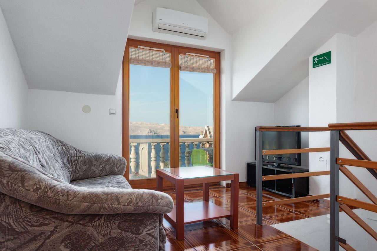Ferienwohnung Manda Karlobag Exterior foto